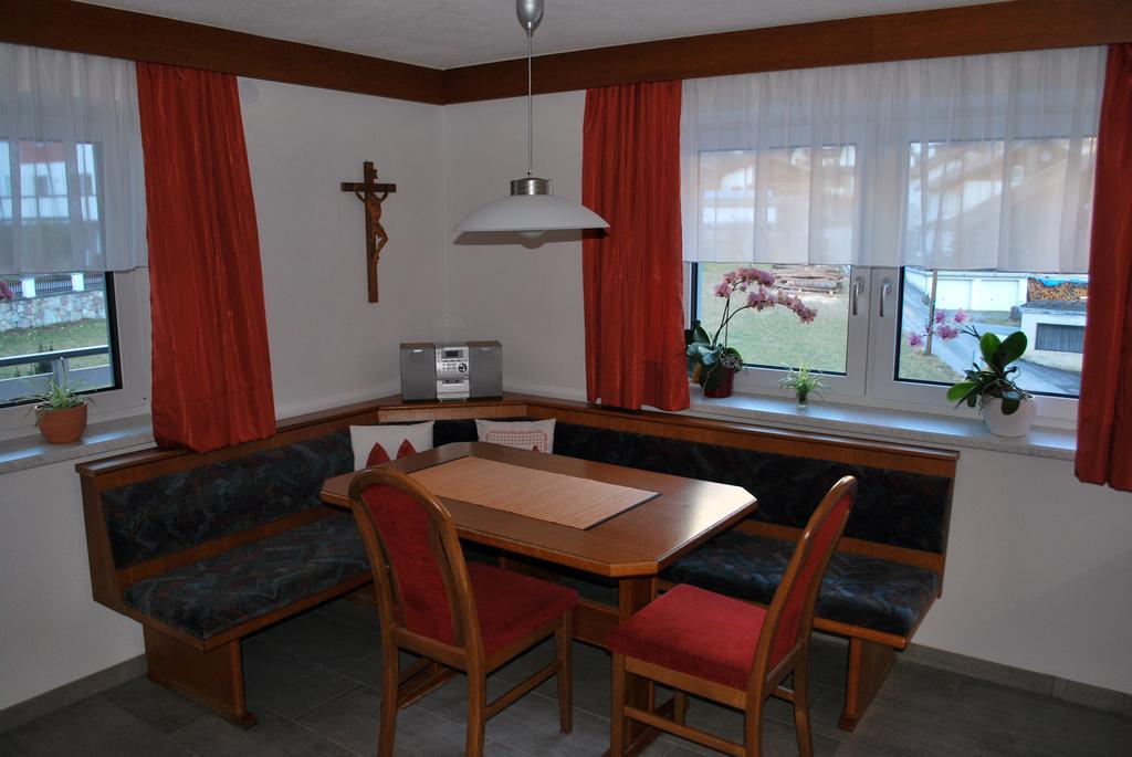 Ferienwohnung Nuener Grins Εξωτερικό φωτογραφία